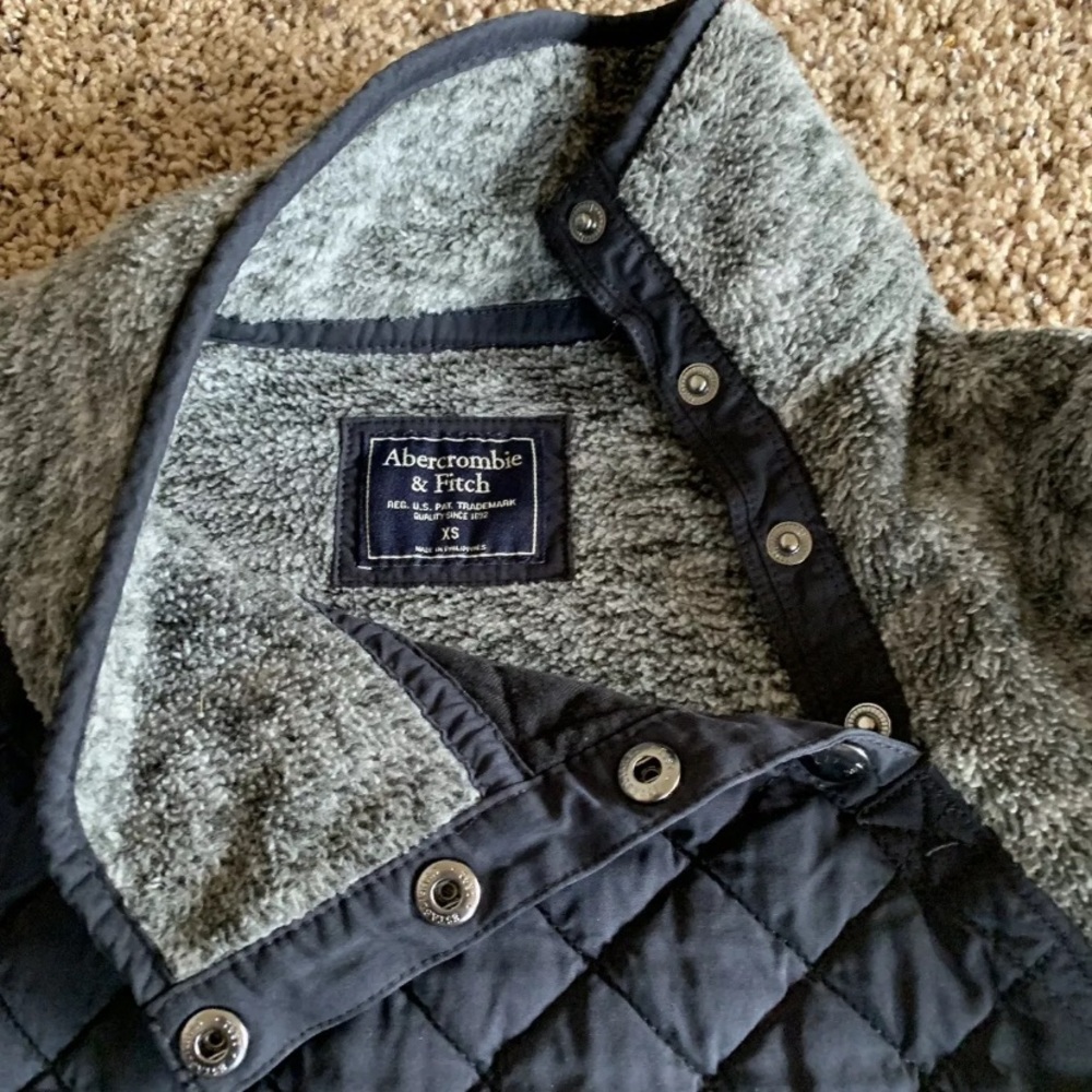 Abercrombie and Fitch Size XS sweatshirt